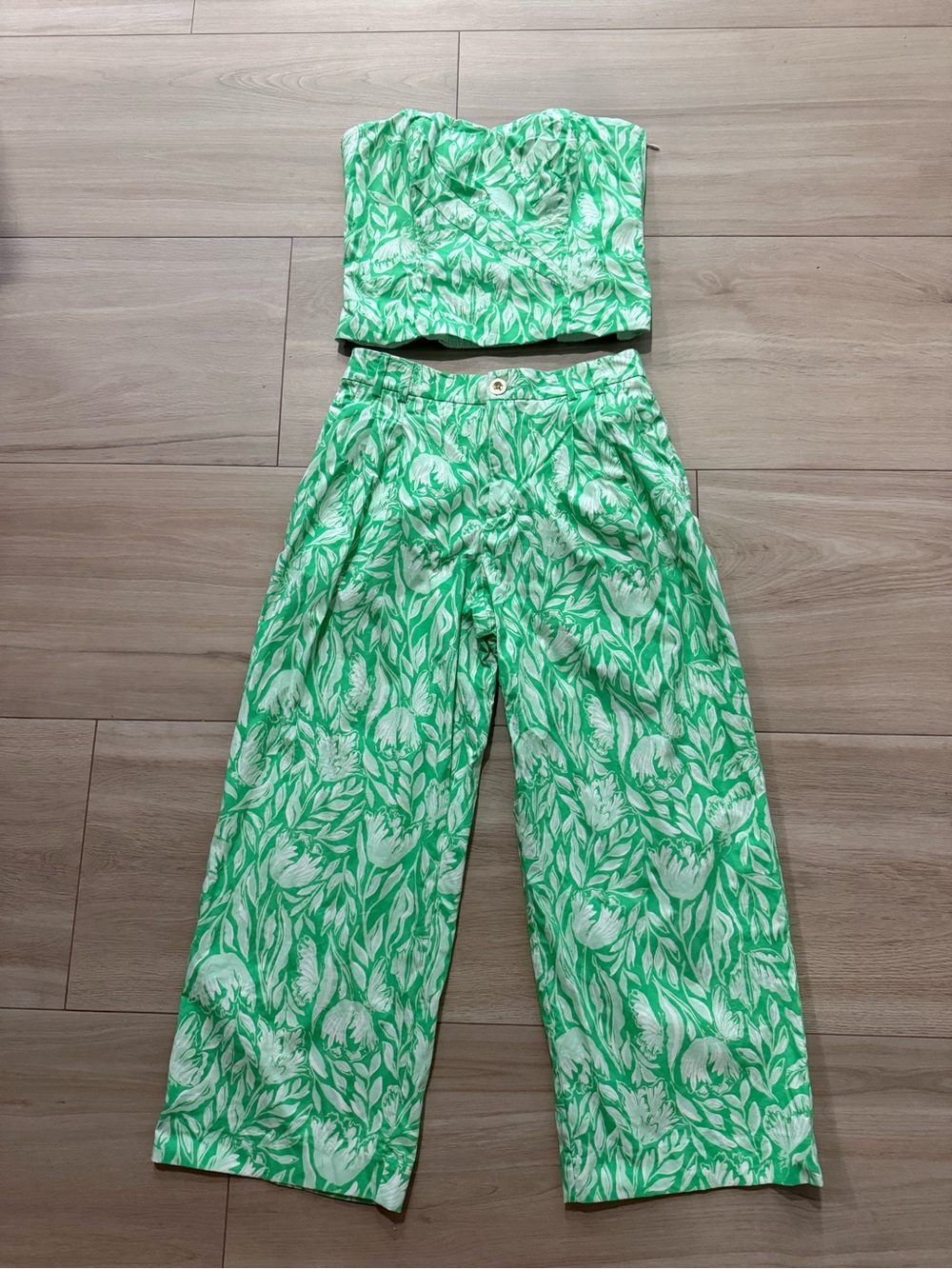 Lilly Pulitzer Green and White Floral Wide-Leg Set size 2 in excellent condition